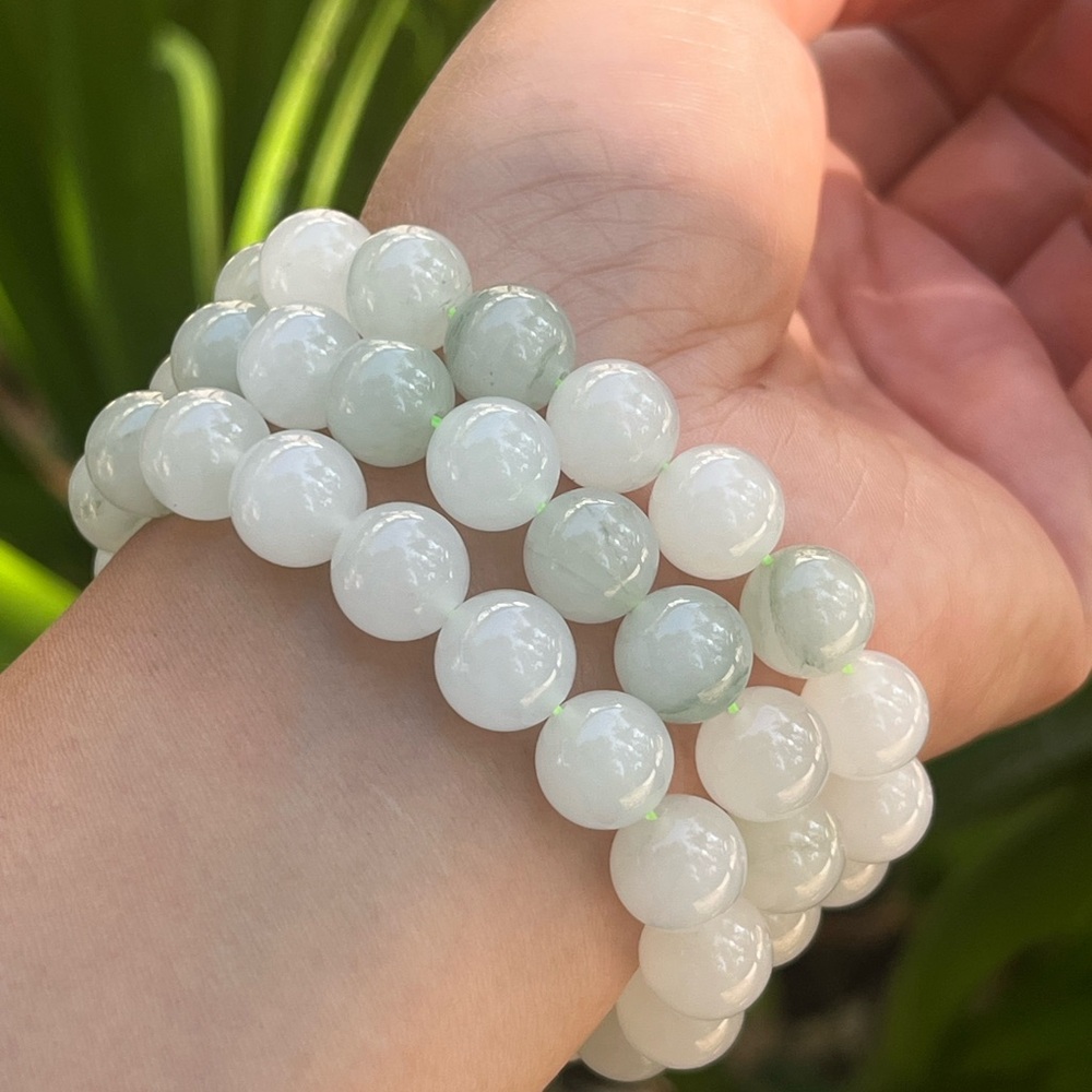 10mm stretchable Tianshan jade bracelet‎ - Picture 9 of 9
